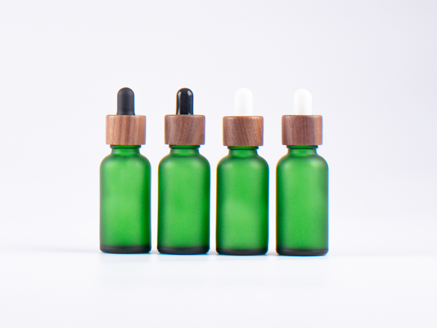 Grünglasflasche 30ml, mit Pipette Walnut